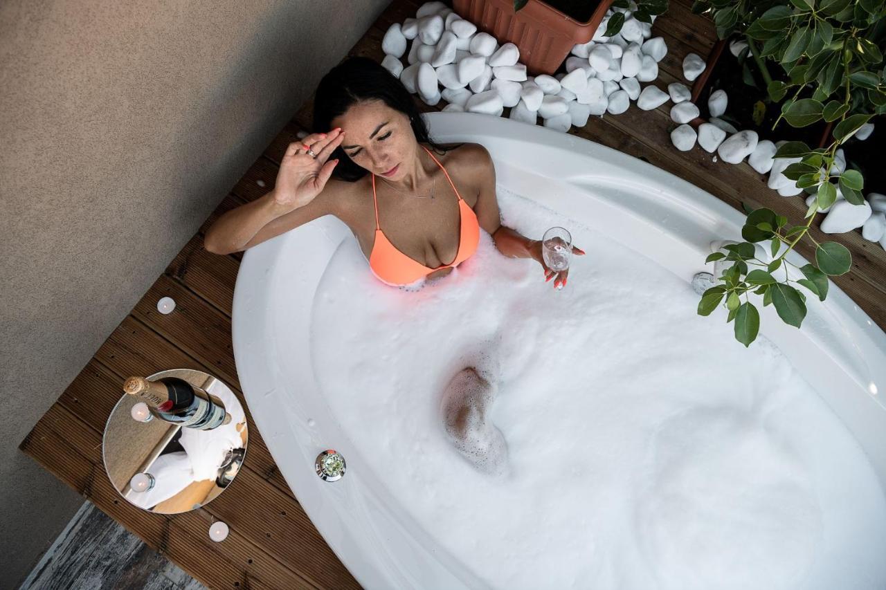 Castello Luxury Residence With Private Jacuzzi ハニア エクステリア 写真